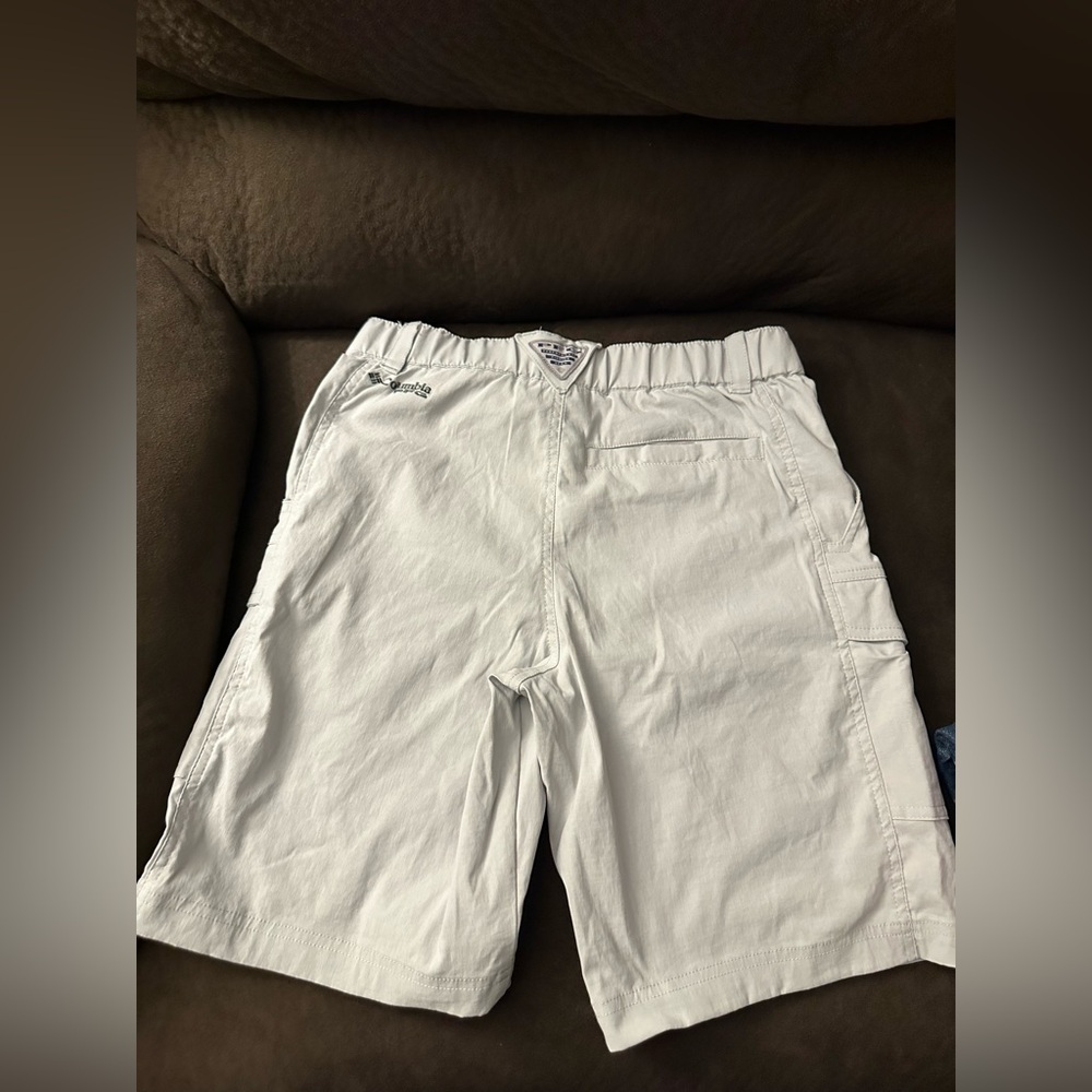 Columbia Light Grey Cargo Shorts